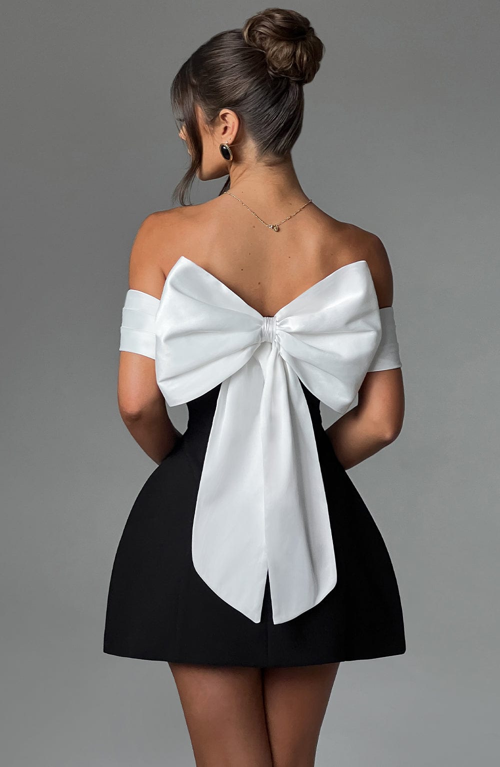 Witkaé™ | Mini Dress with Flower Bow